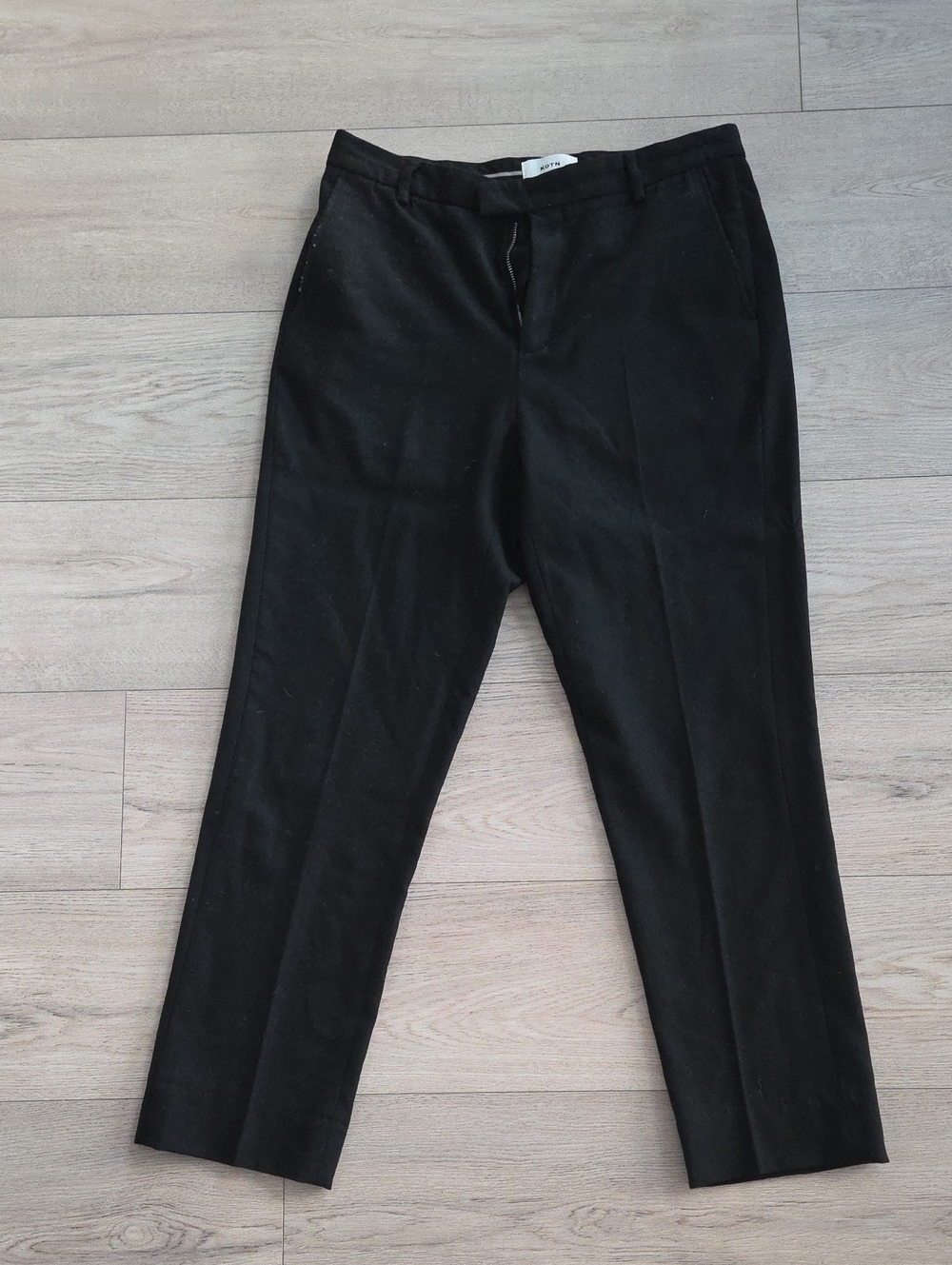 KOTN Men's Black Wool Pleated Dress Trousers